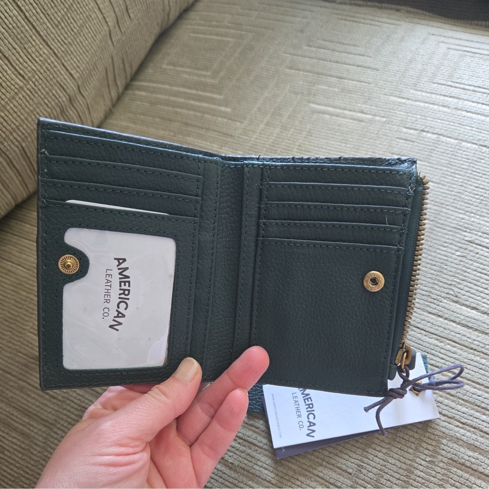 NWT American Leather Co. Hunter Green Cleveland Bifold Wallet RFID MSRP $75 - Picture 8 of 9